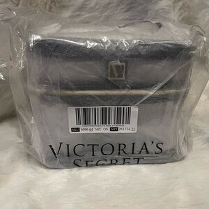 BNWT Victoria’s Secret 4pc makeup bag set